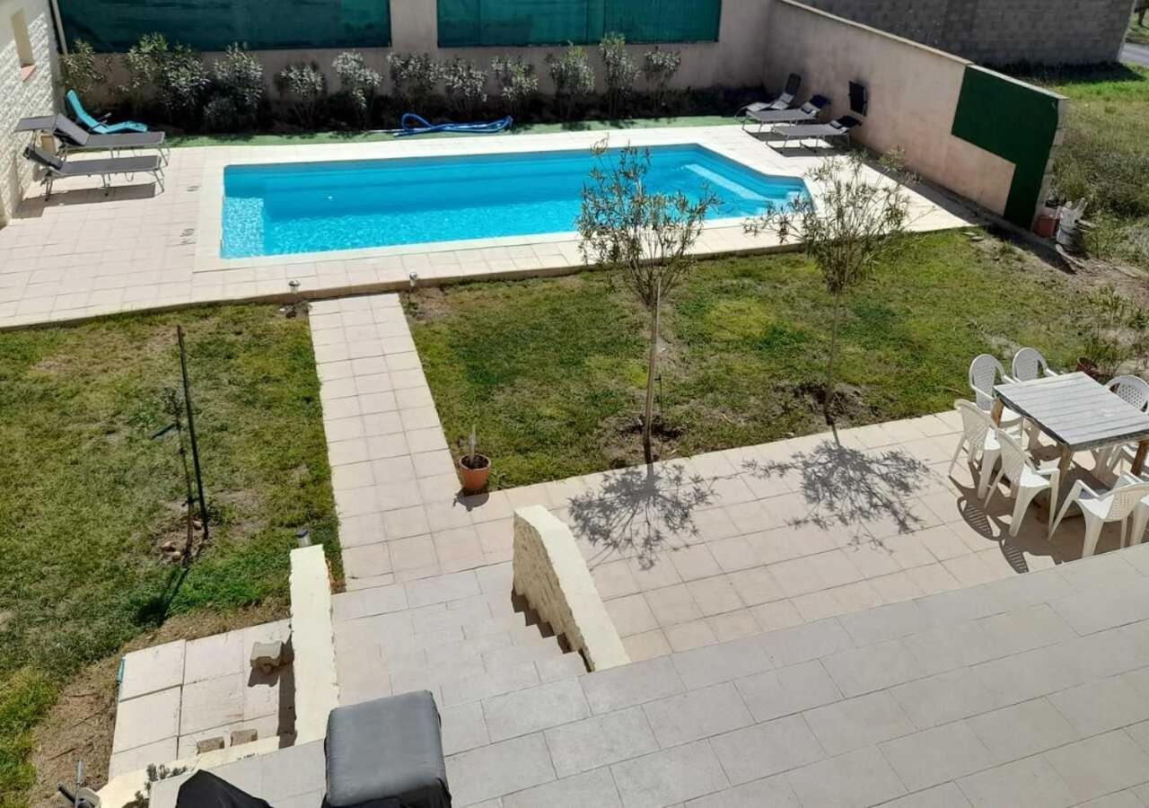 Villa Avec Plage A Pied Et Grande Piscine Сент-Мари-ла-Мер Экстерьер фото
