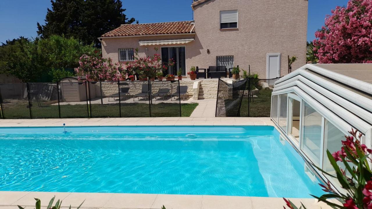 Villa Avec Plage A Pied Et Grande Piscine Сент-Мари-ла-Мер Экстерьер фото